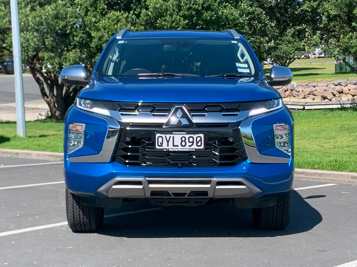 2024 Mitsubishi Pajero Sport VRX