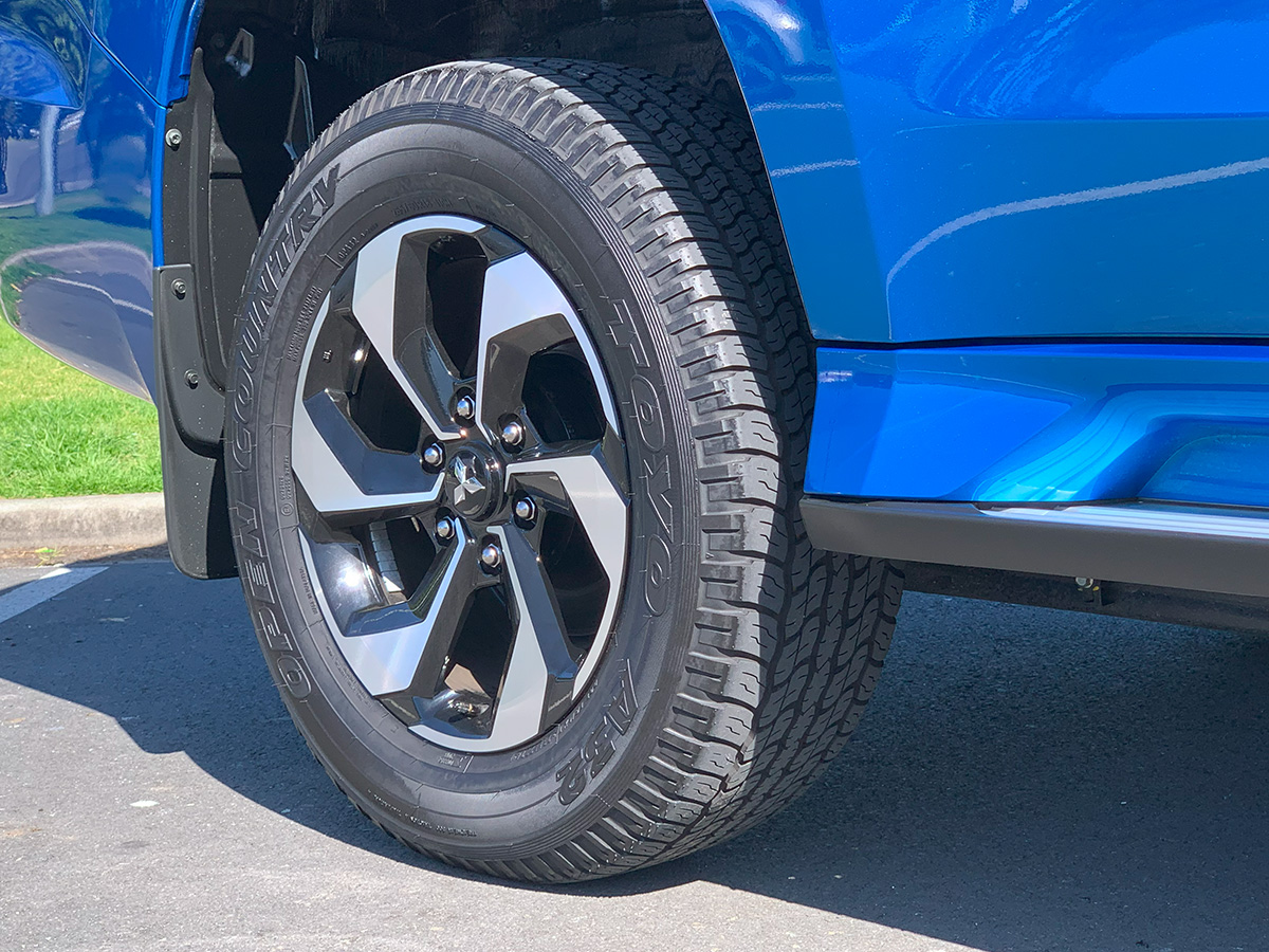 2024 Mitsubishi Pajero Sport VRX