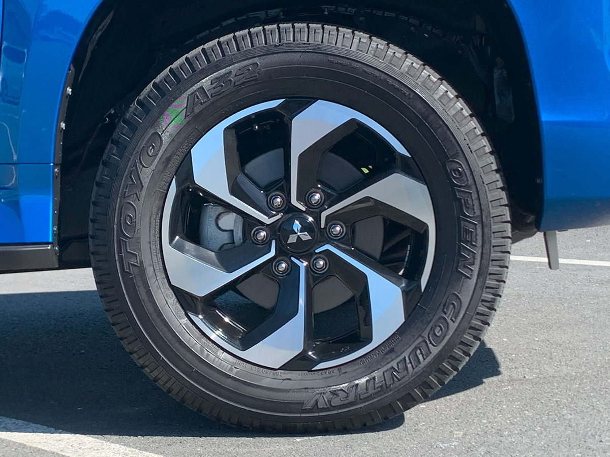 2024 Mitsubishi Pajero Sport VRX