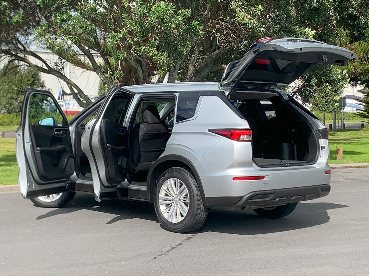 2025 Mitsubishi Outlander LS 2WD 2.5L Petrol Auto