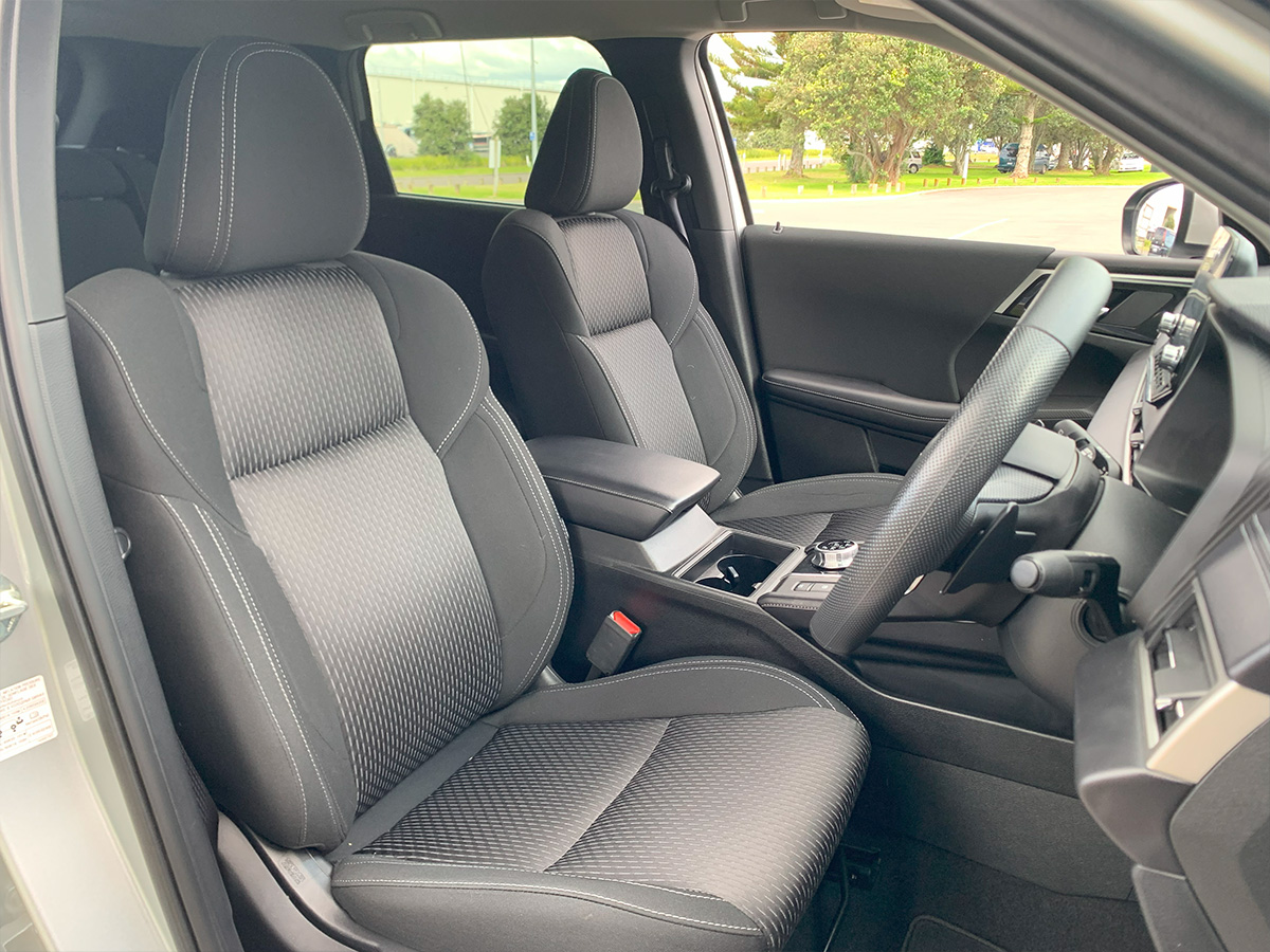 2025 Mitsubishi Outlander LS 2WD 2.5L Petrol Auto