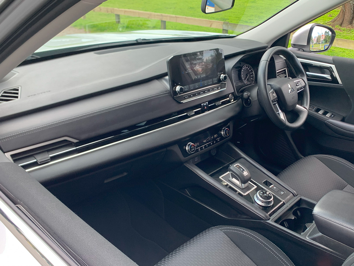 2025 Mitsubishi Outlander LS 2WD 2.5L Petrol Auto