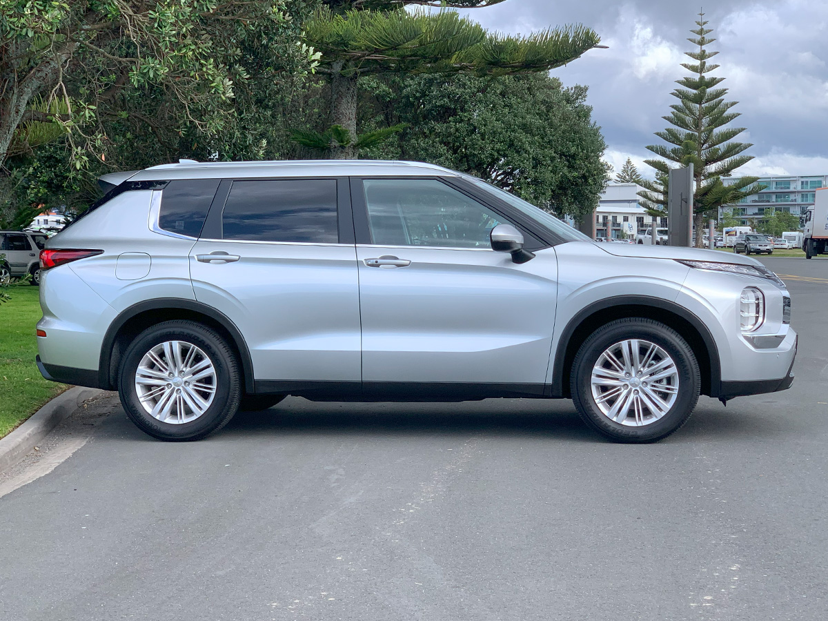 2025 Mitsubishi Outlander LS 2WD 2.5L Petrol Auto