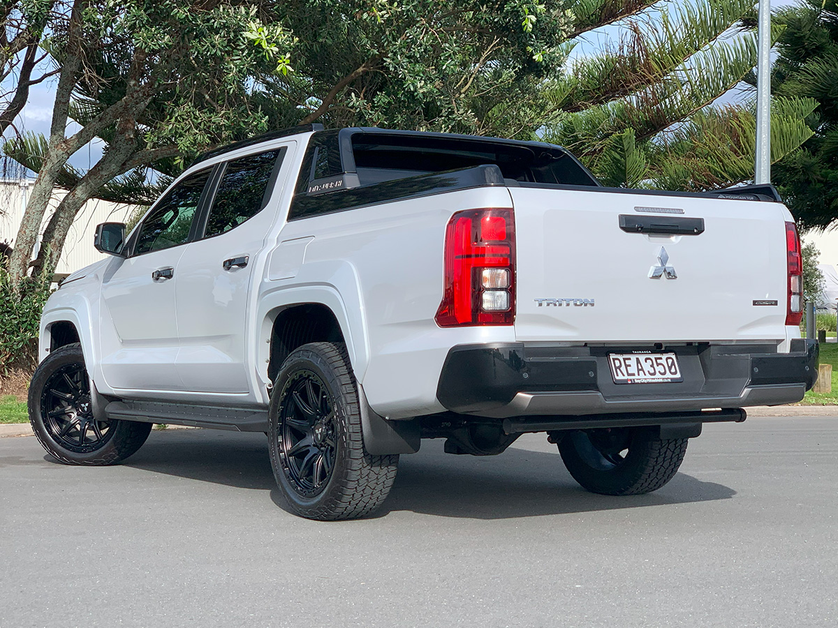 2025 Mitsubishi Triton GSR 4WD