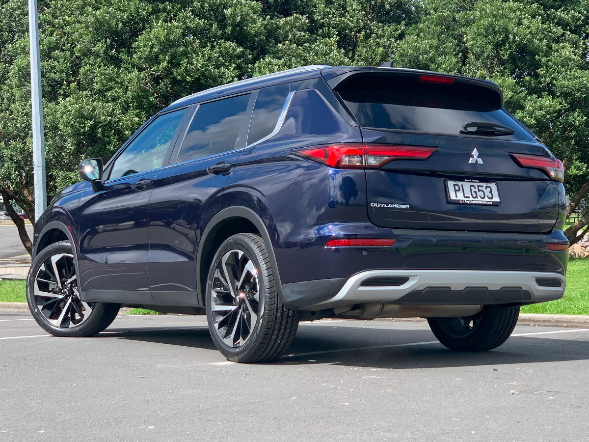 2022 Mitsubishi Outlander XLS 2WD 7 Seater 2.5L Petrol