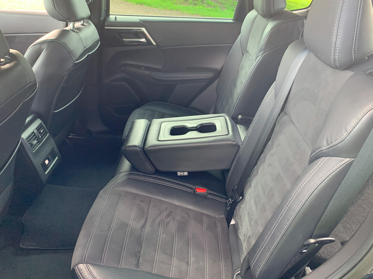 2022 Mitsubishi Outlander XLS 2WD 7 Seater 2.5L Petrol