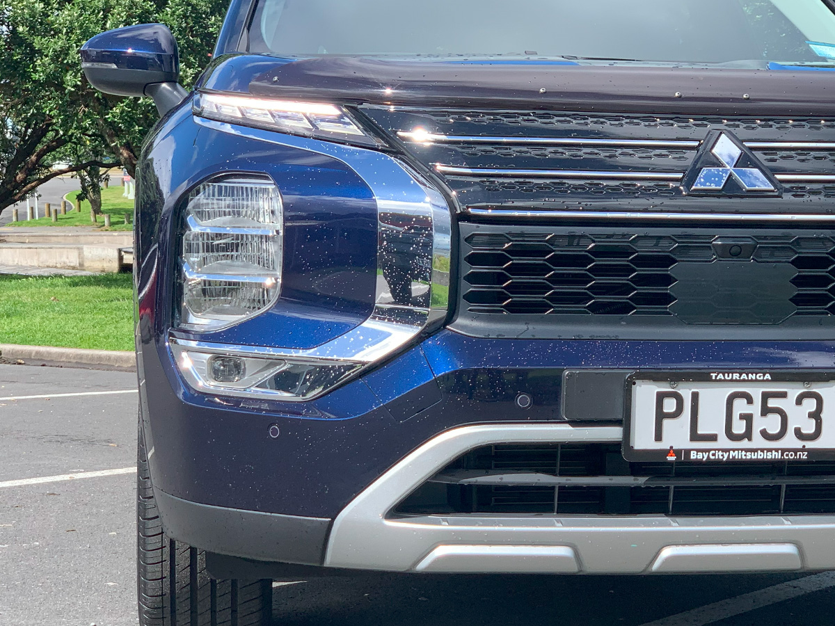 2022 Mitsubishi Outlander XLS 2WD 7 Seater 2.5L Petrol