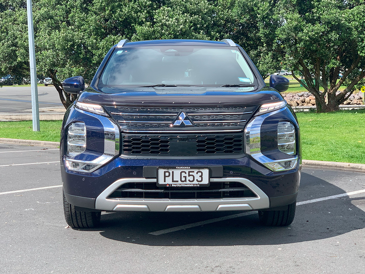 2022 Mitsubishi Outlander XLS 2WD 7 Seater 2.5L Petrol