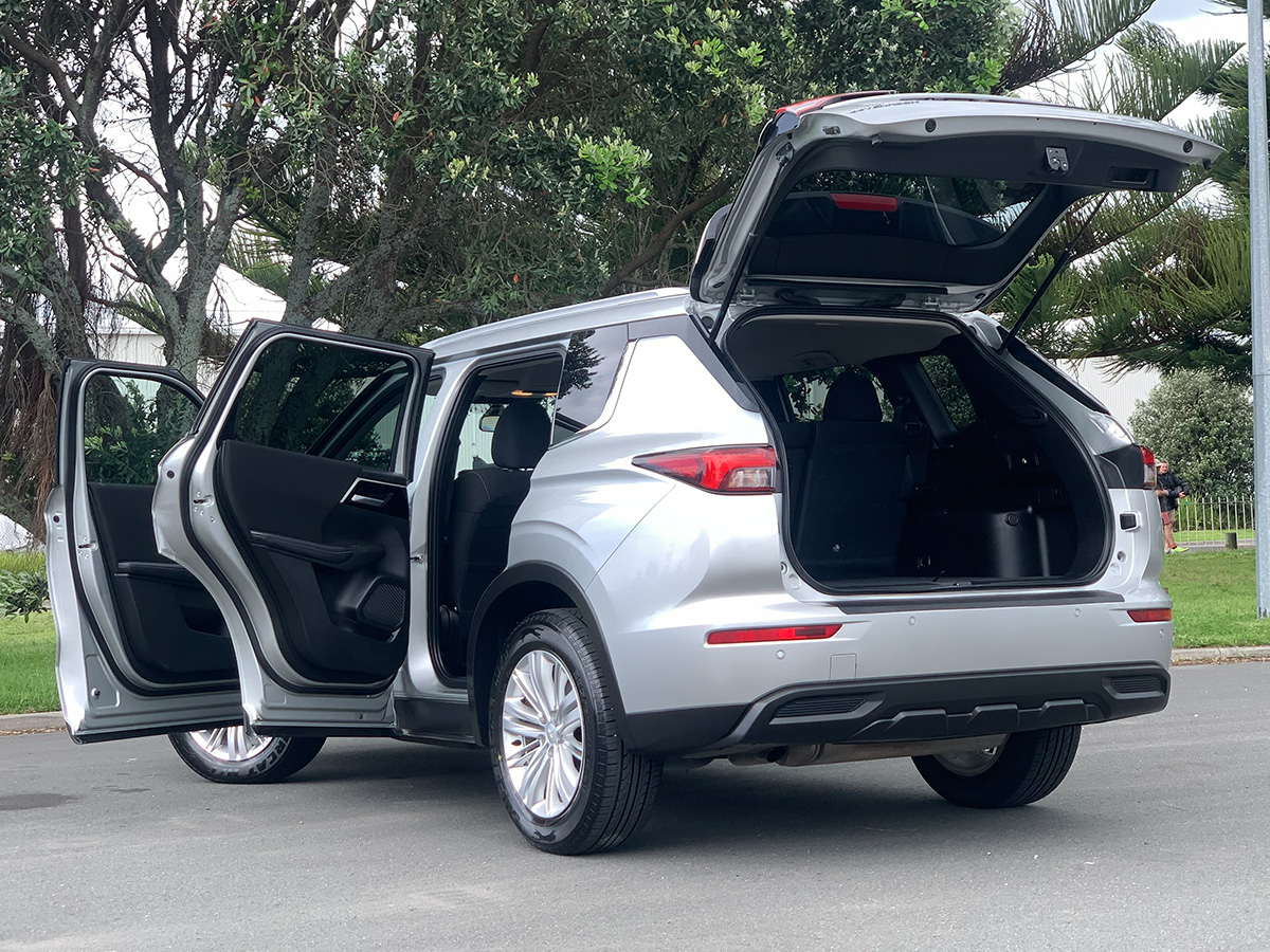 2023 Mitsubishi Outlander LS 2WD 2.5L Petrol Auto