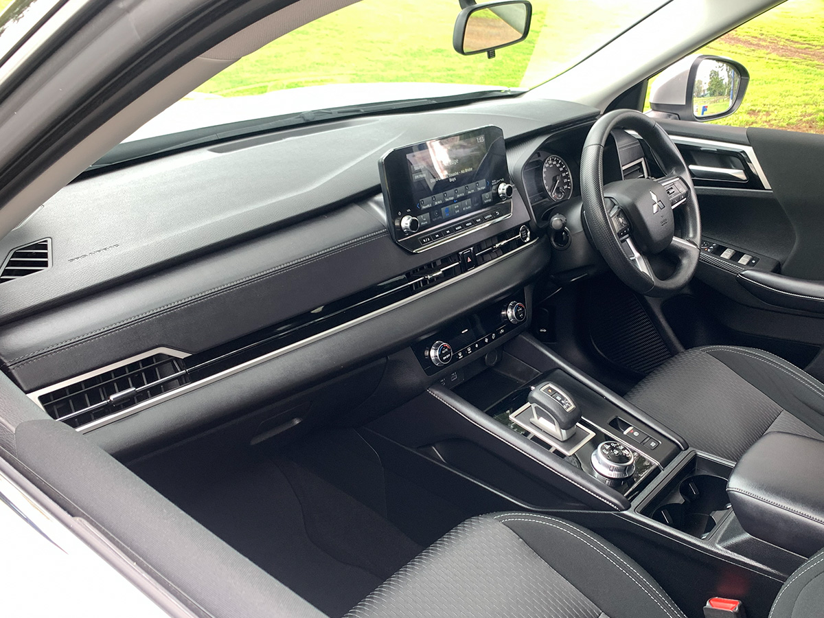 2023 Mitsubishi Outlander LS 2WD 2.5L Petrol Auto