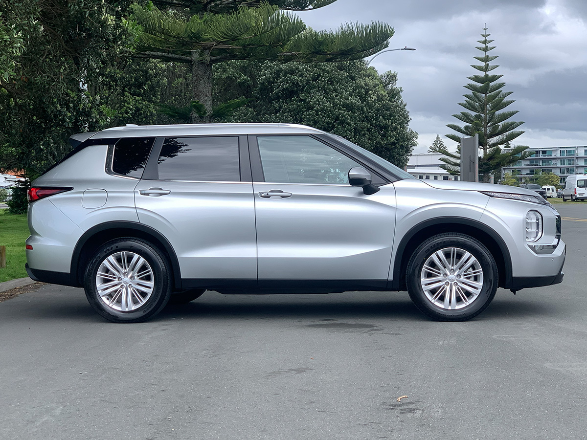 2023 Mitsubishi Outlander LS 2WD 2.5L Petrol Auto