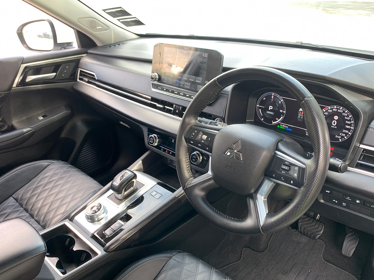 2023 Mitsubishi Outlander VRX PHEV HYBRID 4WD