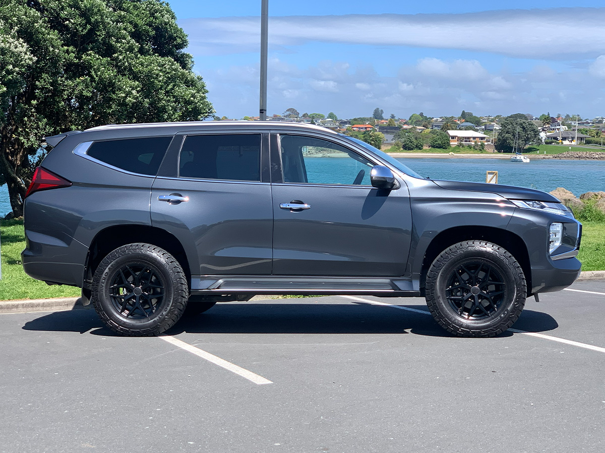 2023 Mitsubishi Pajero Sport VRX 4WD 7 Seater