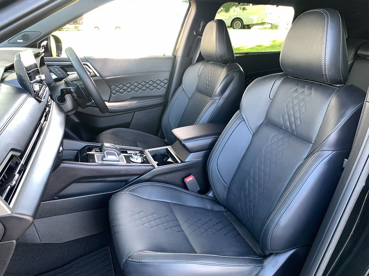 2024 Mitsubishi Outlander PHEV Exceed