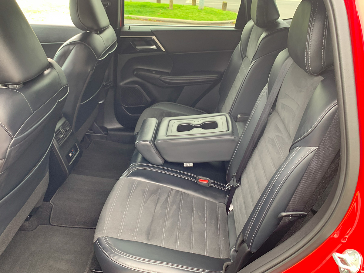 2024 Mitsubishi Outlander Sport 2WD 7 Seater 2.5L Petrol