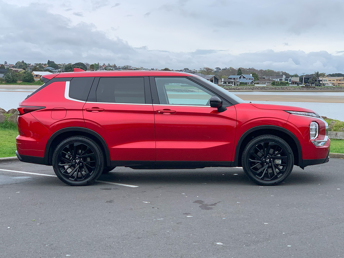 2024 Mitsubishi Outlander Sport 2WD 7 Seater 2.5L Petrol