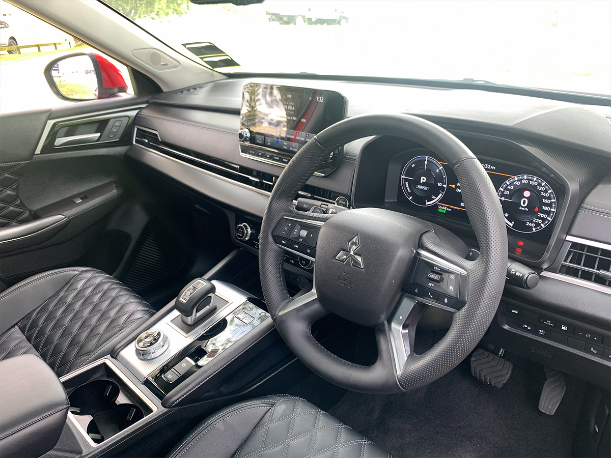 2024 Mitsubishi Outlander PHEV VRX 7 Seater