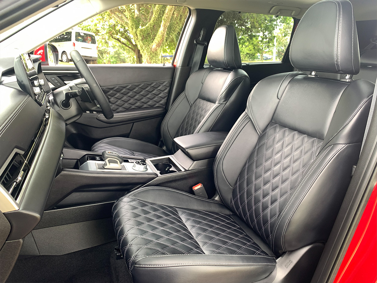 2024 Mitsubishi Outlander PHEV VRX 7 Seater