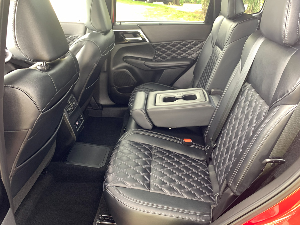 2024 Mitsubishi Outlander PHEV VRX 7 Seater