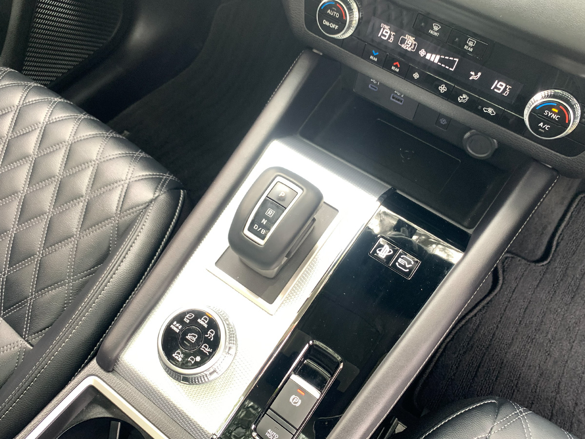 2024 Mitsubishi Outlander PHEV VRX 7 Seater