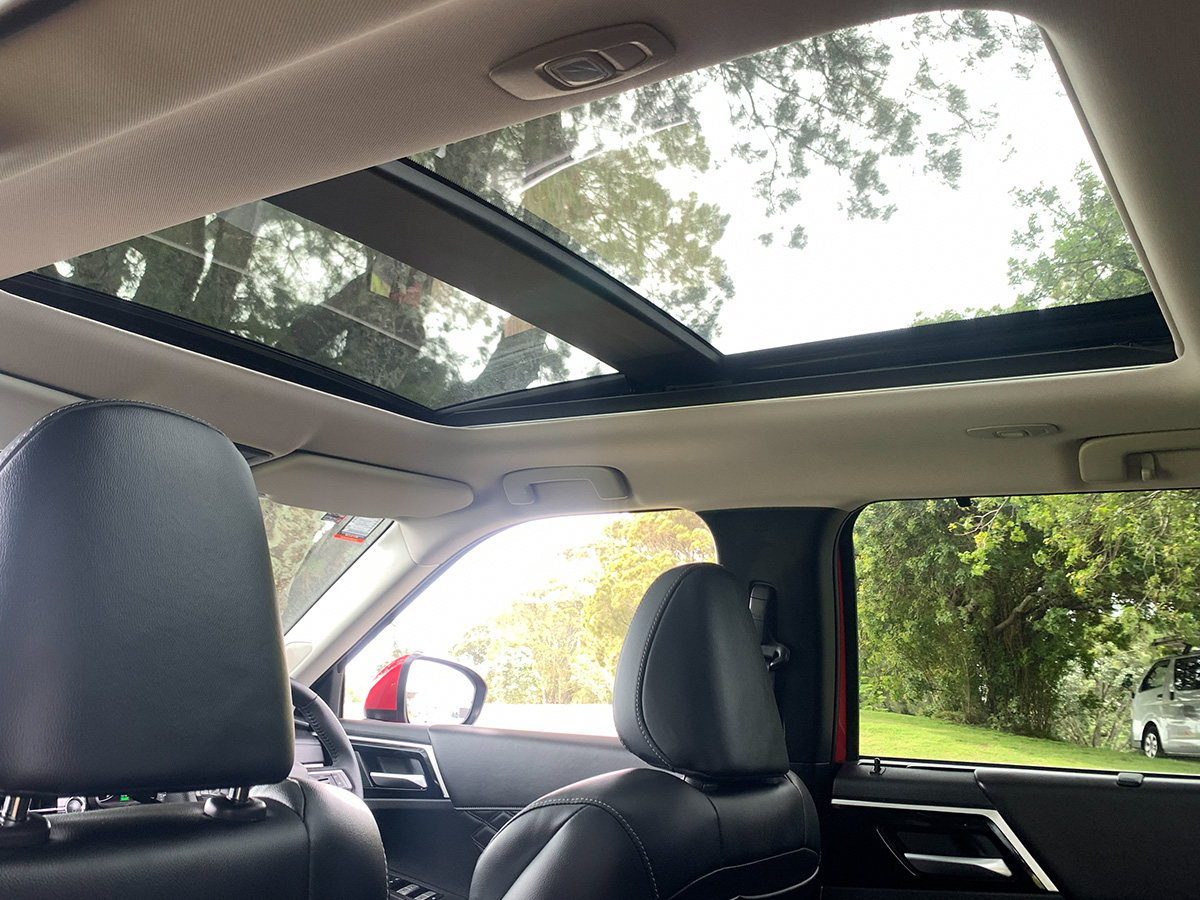 2024 Mitsubishi Outlander PHEV VRX 7 Seater