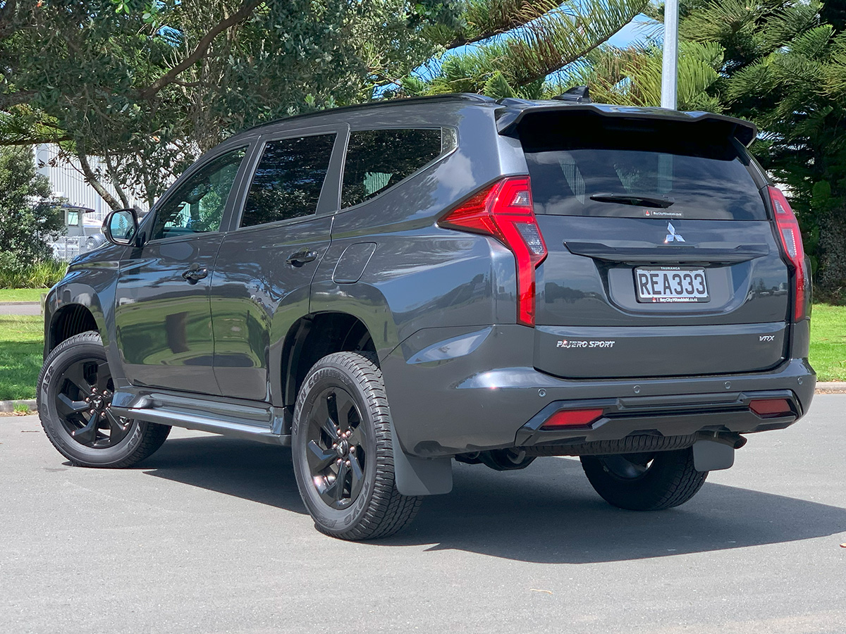 2025 Mitsubishi Pajero Sport VRX Black Edition
