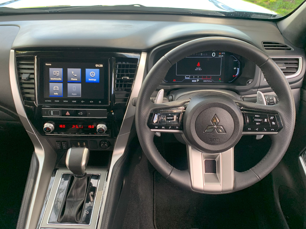 2025 Mitsubishi Pajero Sport VRX Black Edition