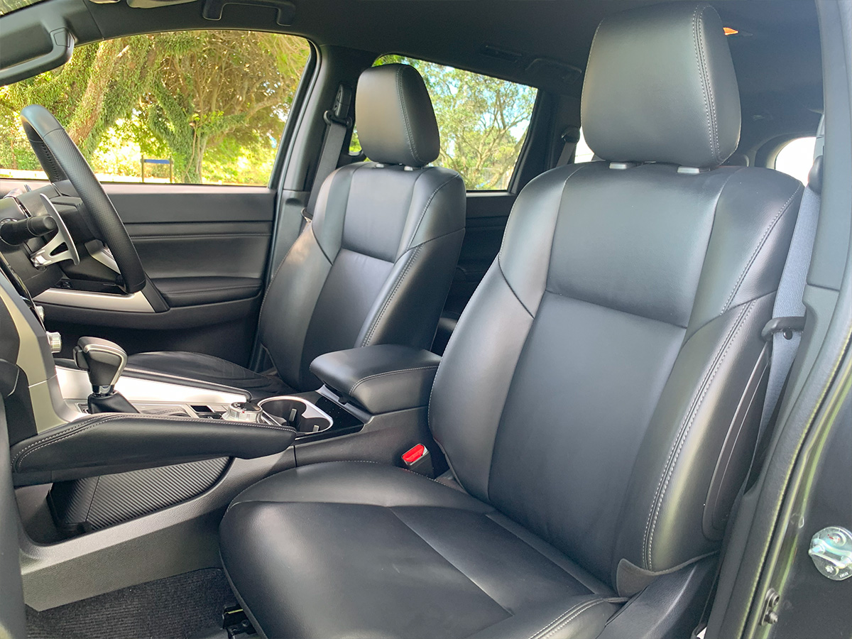 2025 Mitsubishi Pajero Sport VRX Black Edition