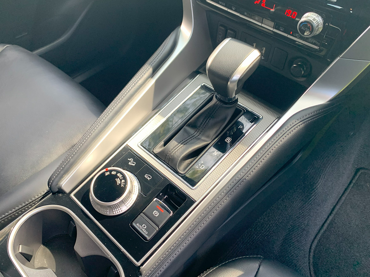 2025 Mitsubishi Pajero Sport VRX Black Edition