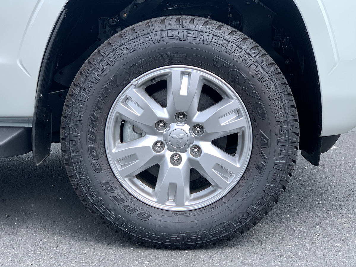 2026 Mitsubishi Triton GLX Club Cab 4WD