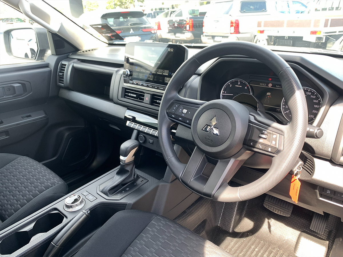 2025 Mitsubishi Triton GLX Club Cab 4WD