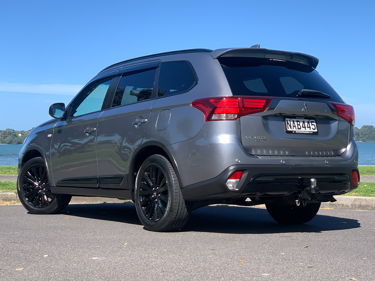 2020 Mitsubishi Outlander SPORT 2.4L Petrol 4WD 7 Seater