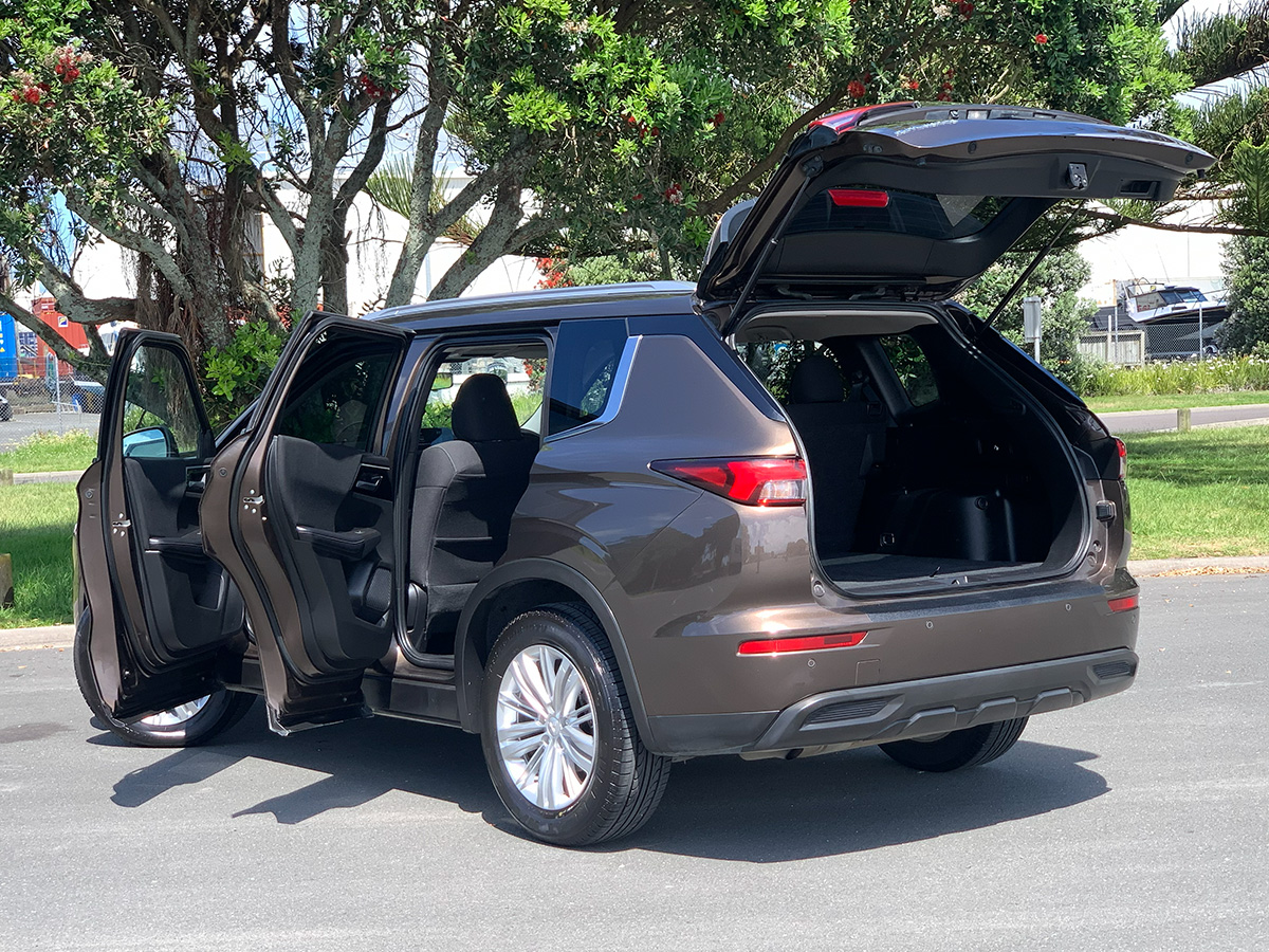 2023 Mitsubishi Outlander LS 2WD 2.5L Petrol Auto