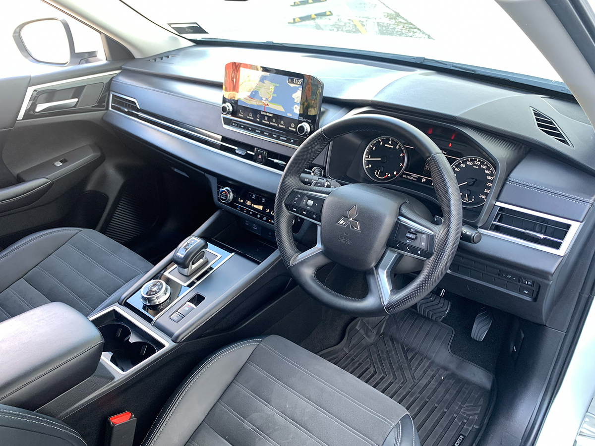 2024 Mitsubishi Outlander XLS 2WD 7 Seater