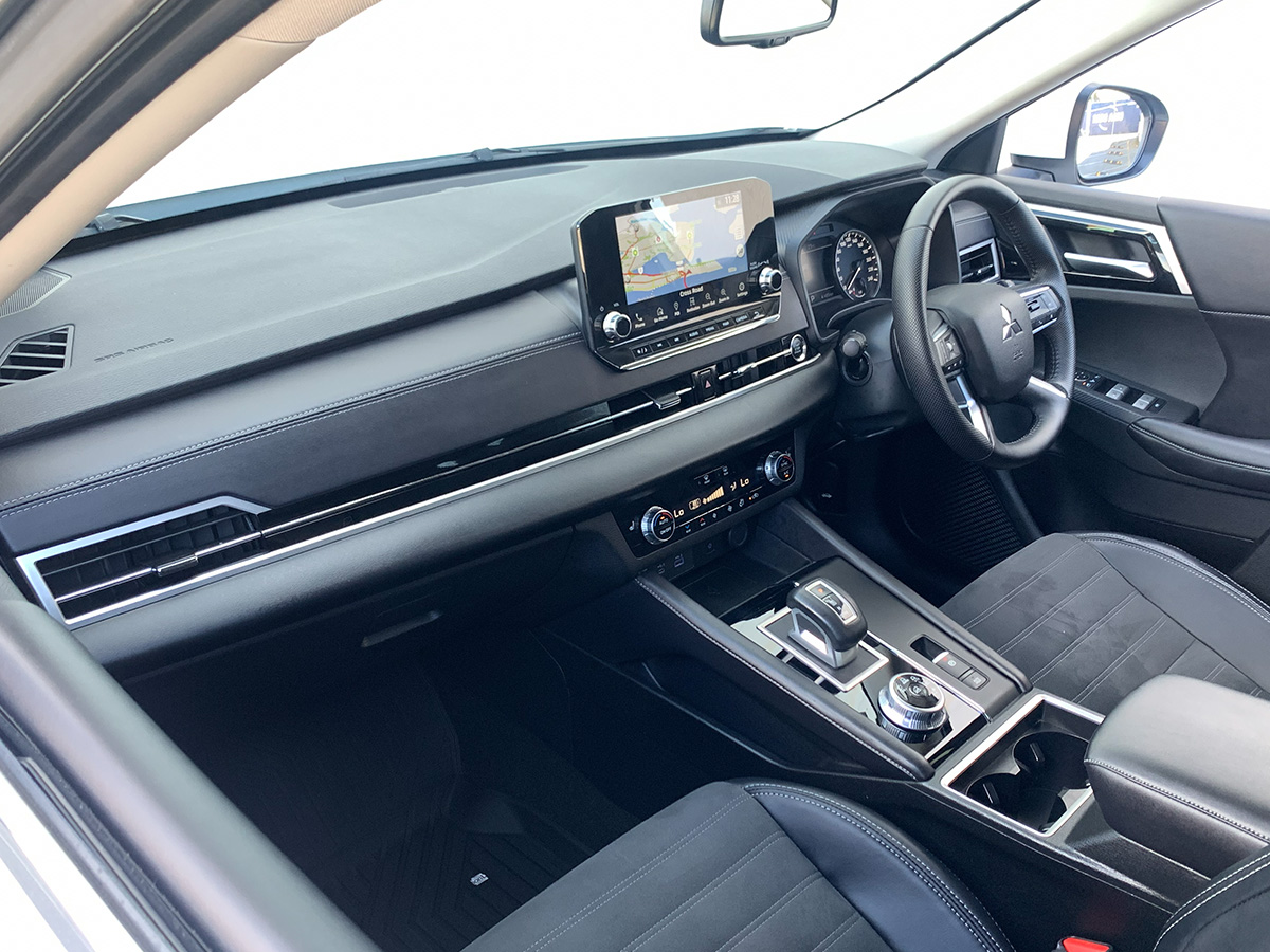 2024 Mitsubishi Outlander XLS 2WD 7 Seater