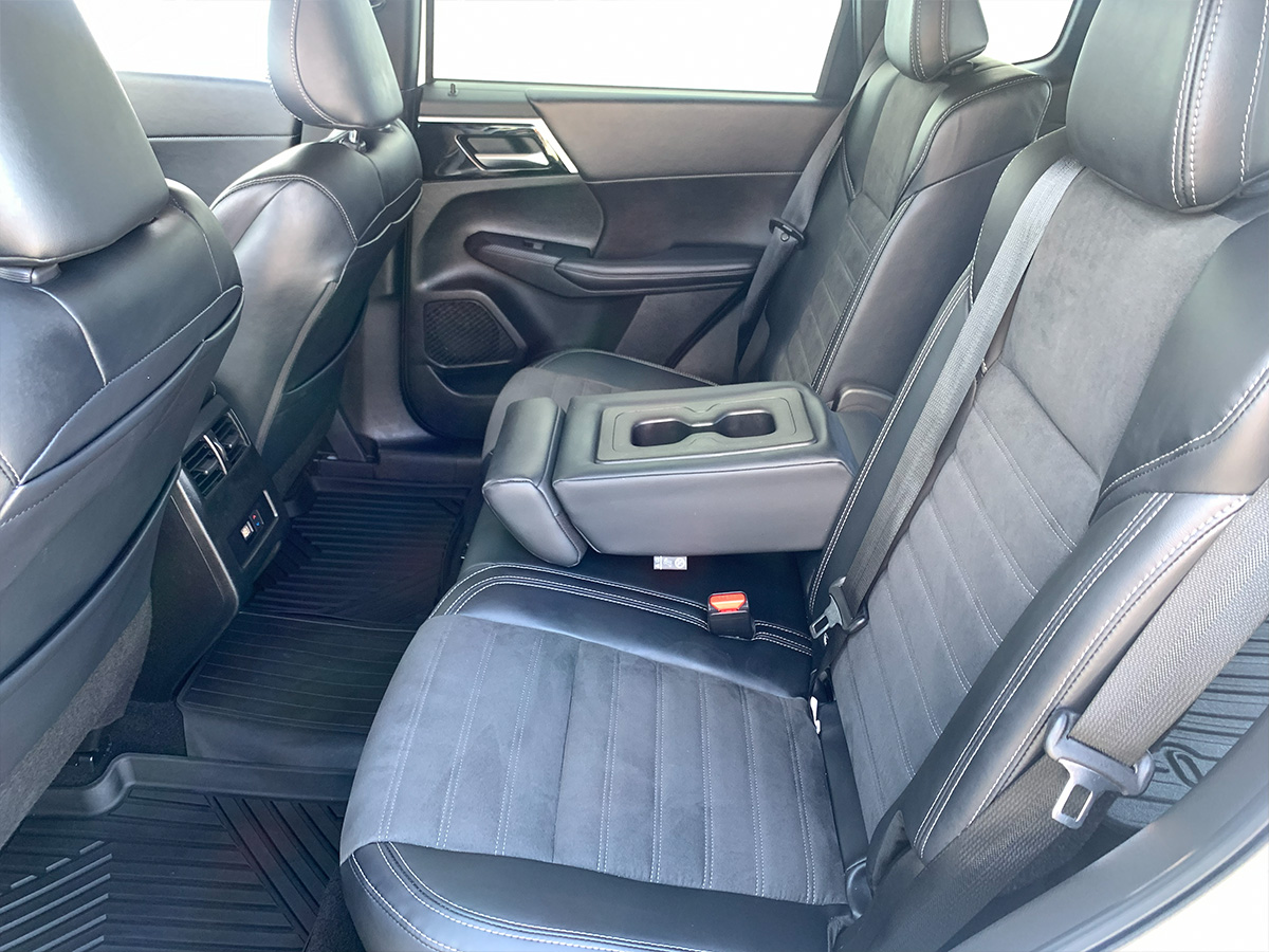 2024 Mitsubishi Outlander XLS 2WD 7 Seater