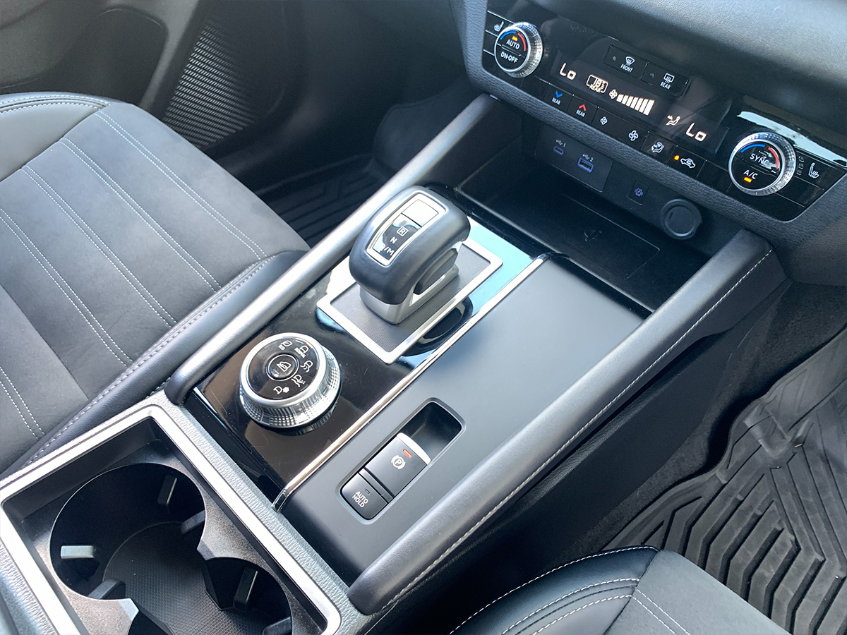 2024 Mitsubishi Outlander XLS 2WD 7 Seater