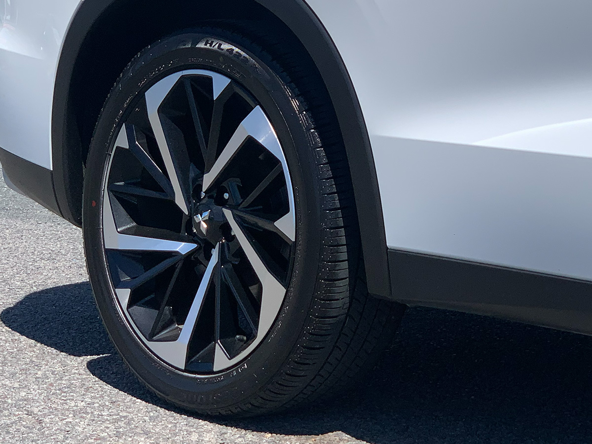 2024 Mitsubishi Outlander XLS 2WD 7 Seater