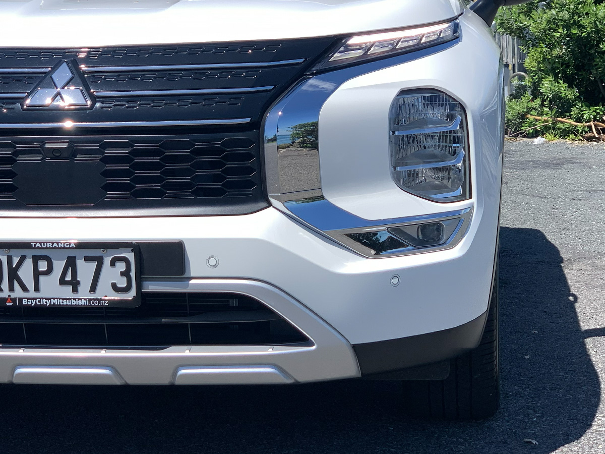 2024 Mitsubishi Outlander XLS 2WD 7 Seater