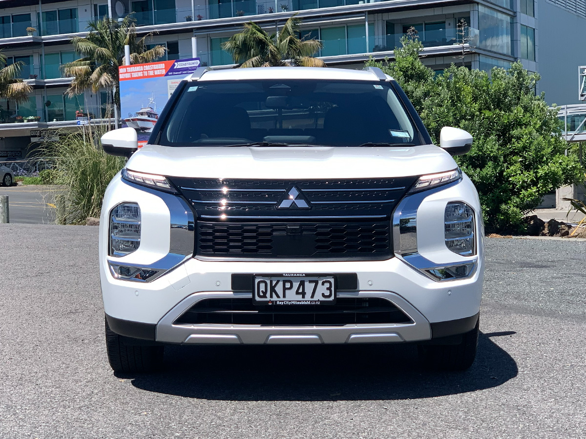 2024 Mitsubishi Outlander XLS 2WD 7 Seater