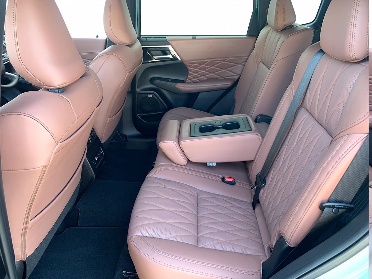 2025 Mitsubishi Outlander Exceed 4WD 7 Seater 2.5L Petrol Auto