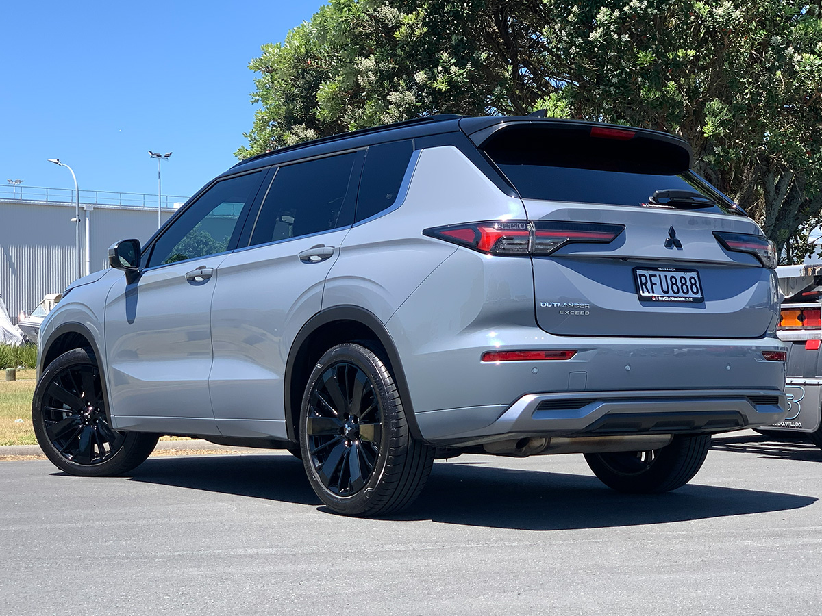 2025 Mitsubishi Outlander Exceed 4WD 7 Seater 2.5L Petrol Auto