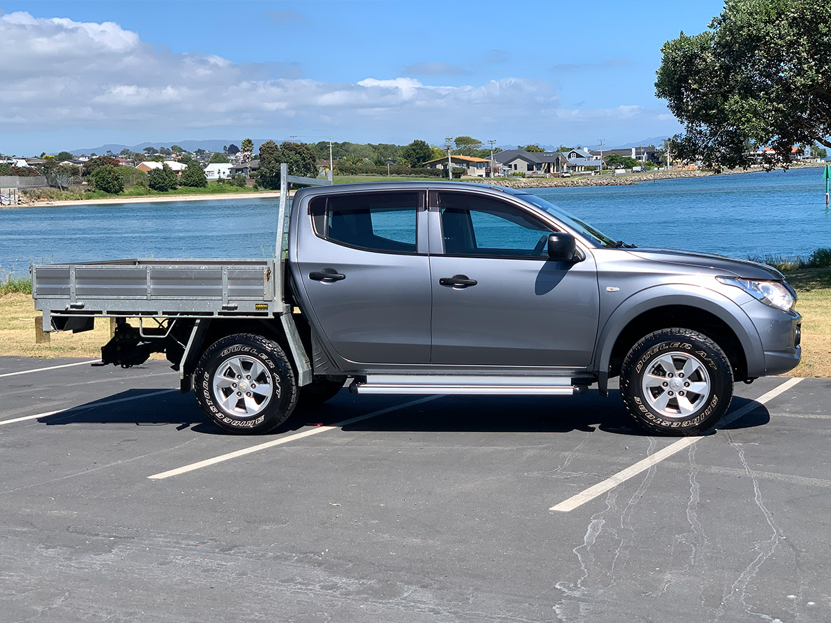 2017 Mitsubishi Triton GLX 4WD Double Cab Flat Deck