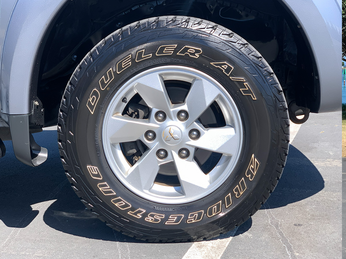 2017 Mitsubishi Triton GLX 4WD Double Cab Flat Deck