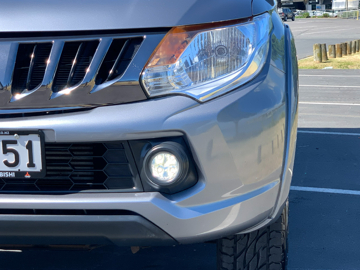 2017 Mitsubishi Triton GLX 4WD Double Cab Flat Deck