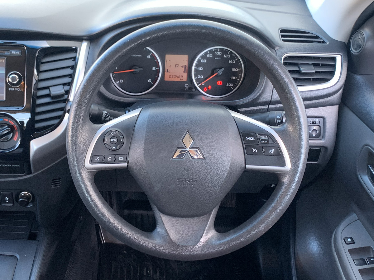 2017 Mitsubishi Triton GLX 4WD Double Cab Flat Deck