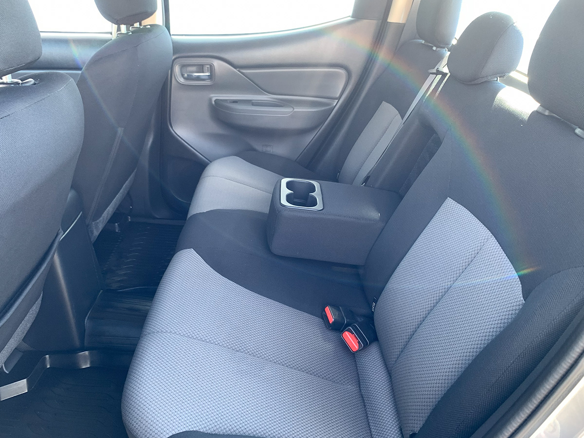 2017 Mitsubishi Triton GLX 4WD Double Cab Flat Deck