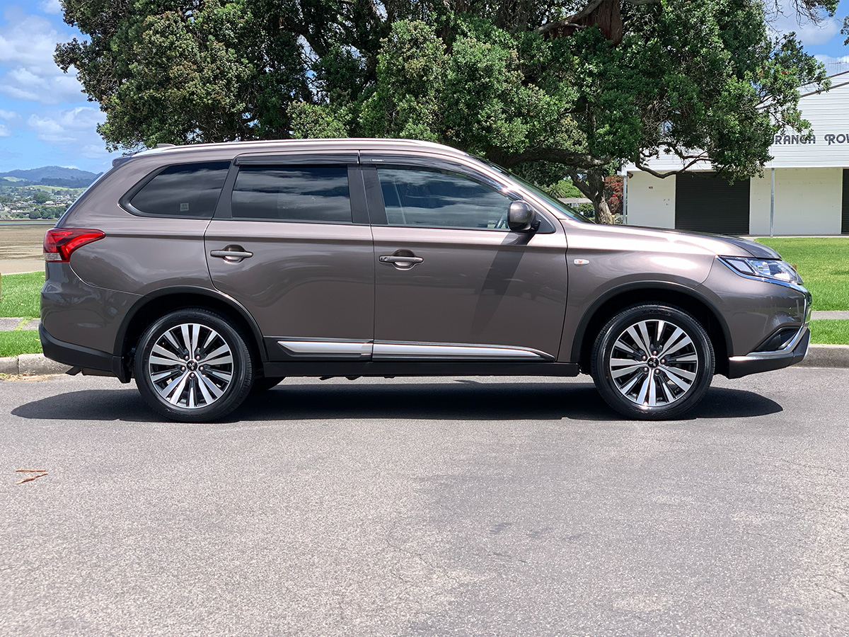 2022 Mitsubishi Outlander LS 2.4L Petrol 7 Seater Automatic