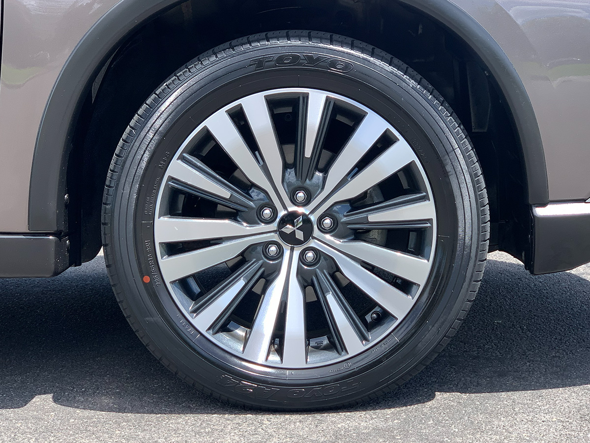 2022 Mitsubishi Outlander LS 2.4L Petrol 7 Seater Automatic