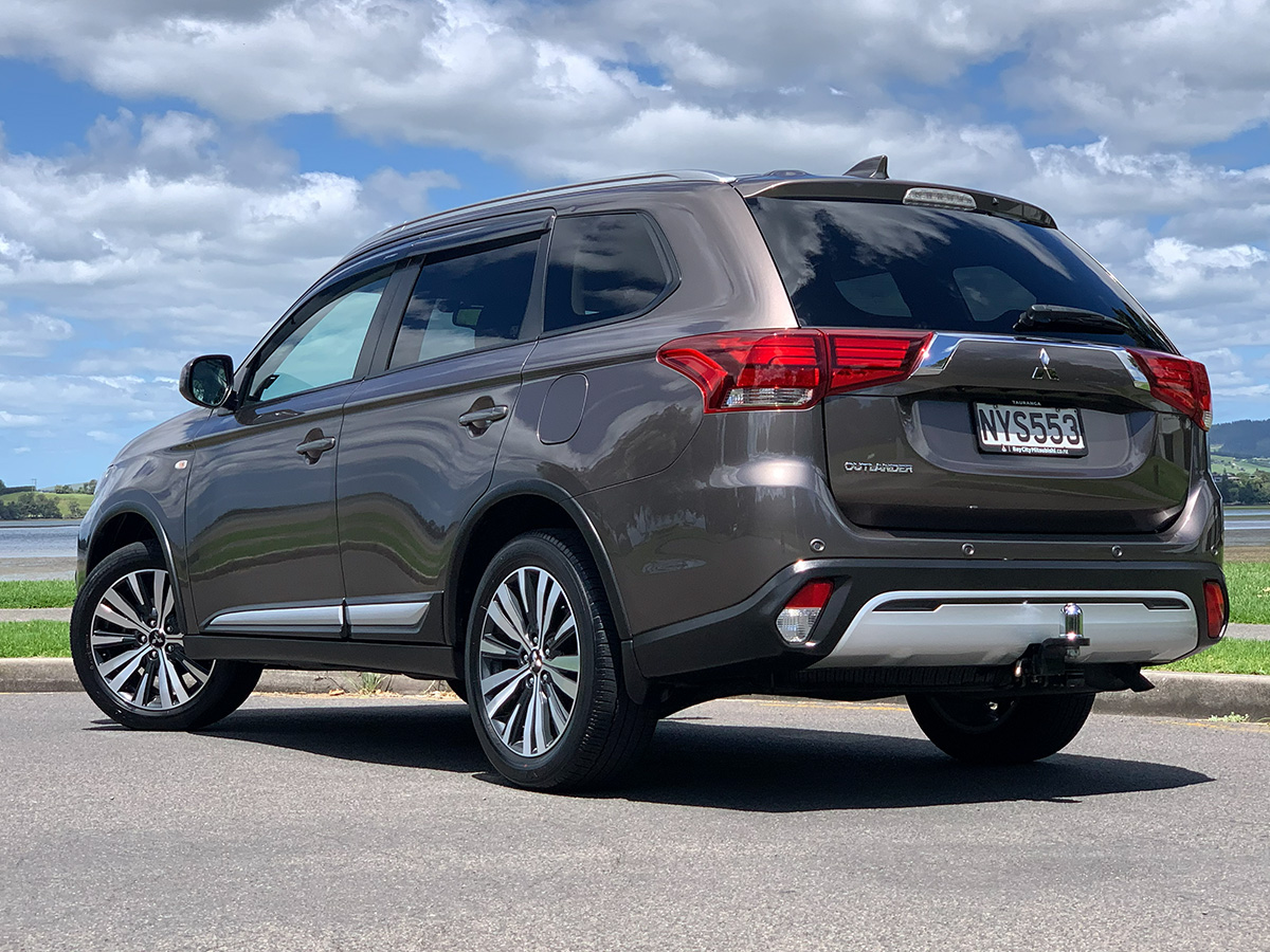 2022 Mitsubishi Outlander LS 2.4L Petrol 7 Seater Automatic